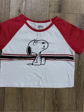 Peanuts Red and White Snoopy Cropped Raglan Tee